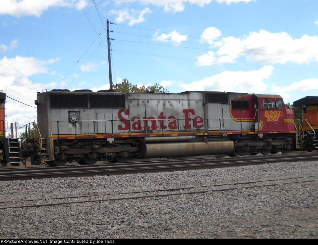 BNSF 8207